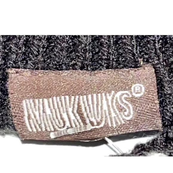 New SNOWFLAKE MukLuks Hat LOOP Scarf SET RED BLACK Knit Fair Isle ARCTIC Snow OS - Picture 4 of 10